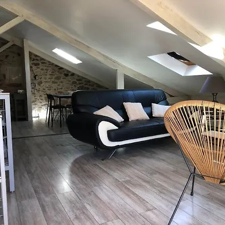 Des Ecuries De Saint Maurice Lantgård