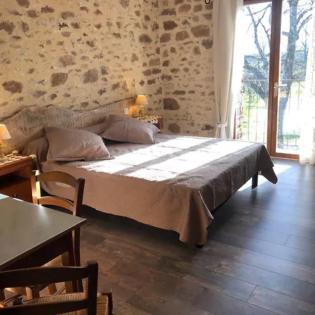 Des Ecuries De Saint Maurice Lantgård *