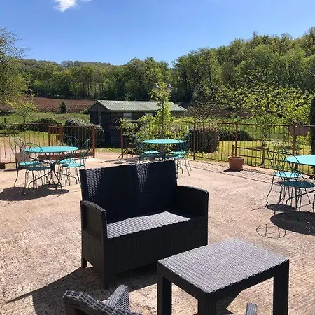 Des Ecuries De Saint Maurice * 라카펠메라버