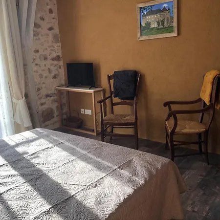 Des Ecuries De Saint Maurice 팜스테이